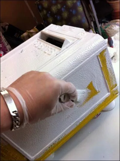 L'artiste Sistebane a customis une bote  lettres  l'occasion de l'exposition Paint Bal. Quelle est sa particularit ?