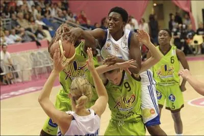 Quelle quipe joue en blanc ?