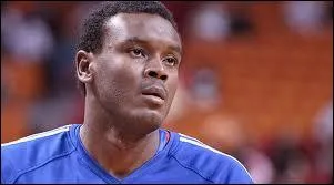 Qui est ce pivot, ancien joueur des 76ers ?