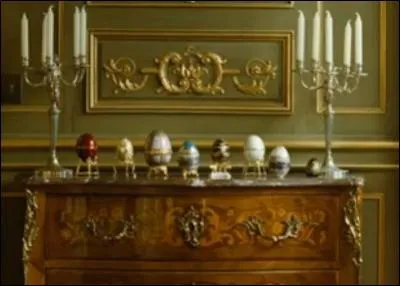 Quel objet précieux a-t-il volé lors de son entretien d'embauche ?