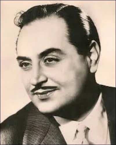 Claude François avait dit y être allé dans une chanson et Dario Moreno avait conseillé de ne pas oublier de monter là-haut dans un petit village caché sous les fleurs sauvages ! C'est...