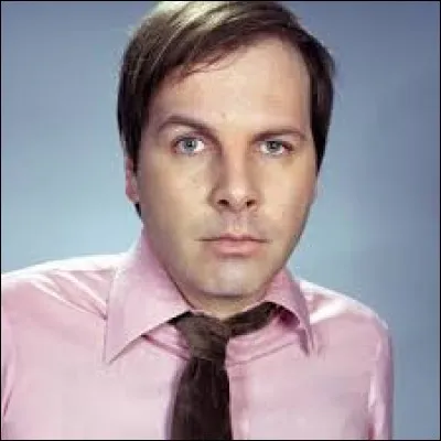 ''J'adooooooooooooooooore/ Regarder danser les gens / Ah j'y retourne souvent / Au bar du ------------------''