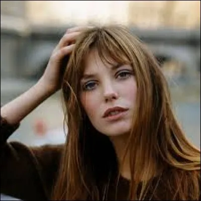 Jane Birkin a interprété : ''Babe Alone in ----------- '' .