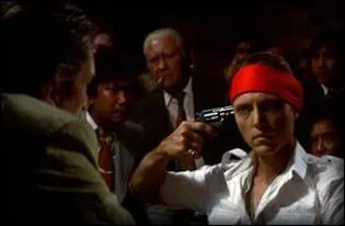 Film ralis par Michael Cimino (1978) avec Robert De Niro, John Cazale, John Savage, Meryl Streep et Christopher Walken. Toile de fond : la guerre du Vietnam.