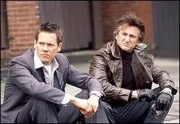 Film ralis par Clint Eastwood (2003) : trois amis d'enfance et deux drames  30 ans d'intervalle... avec Sean Penn, Tim Robbins et Kevin Bacon.