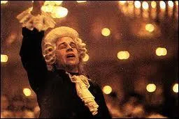 Compositeur, rival de Mozart dans le film de Milos Forman  Amadeus  (1984), qui confesse :  Pardonne, Mozart, pardonne  ton assassin ! 