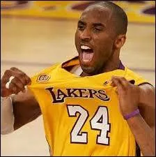 Qui est cet arrire, 5 fois champion NBA, 13 fois All-Star (1998  2011), MVP de la saison rgulire en 2008 et lu joueur de la dcennie 2000 ?