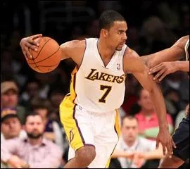 Qui est ce ce meneur, ancien joueur des Bucks et des Cavaliers ?