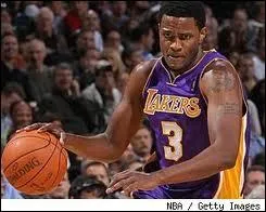 Qui est cet ailier sophomore des Lakers ?