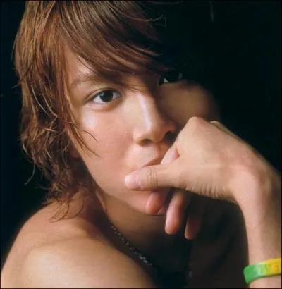 De quel instrument joue-t-il dans les Kanjani8 ?