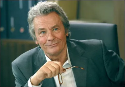 A partir du tome 6, qui devient le scénariste de la série ?