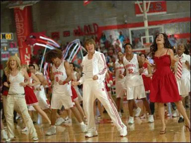 Quel est le titre de la chanson où tout le groupe chante ensemble ?