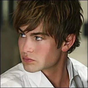 Avec qui Nate est sorti dans la saison 5 ?