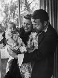 En dcembre 1944, Rita accouche de son premier enfant, une fille. Comment s'appelle-t-elle ?