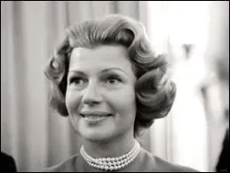Dans les ann�es 60, quel penchant de Rita se r�percute sur son physique et son comportement ? (la photo n'a pas de rapport avec la question)