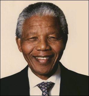 Homme politique sud-africain, n le 18 juillet 1918, qui a t un des principaux opposants  l'apartheid avant de devenir Prsident de la rpublique de son pays de 1994  1999.