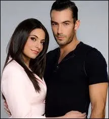 De qui Aurora est-elle tombe amoureuse ?