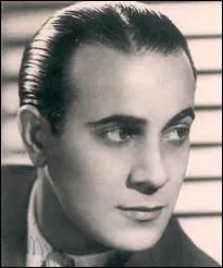 Quel chanteur corse remplit encore les salles... des maisons de retraite ?