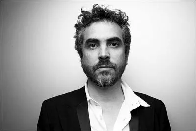 Ce ralisateur mexicain est bourr de talent. Il a t choisi par JK Rowling pour le volet 3 de Harry Potter. Il a ralis aussi Le fils de l'homme