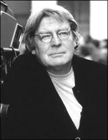 Cet anglais ex pubard a ralis des drames, Midnight express, des films engags, et des dramdies o la musique tient une place importante, Fame, The wall, Bugsy Malone, The Commitments... un dlice