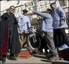 Alberto Contador, rcompens par la ville espagnole de Penalver a reu l'quivalent de son poids en quel aliment ( surtout pas de viande ) ?