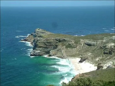 En Afrique du Sud, le cap de Bonne-Esprance est situ sur la cte Atlantique. Quel navigateur portugais fut le 1er Europen  avoir contourn ce cap pour se rendre aux Indes par voie maritime ?