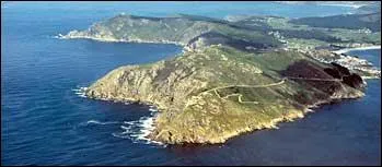 Le cap Finisterre (non, il n'y a pas de faute) est un cap europen o la tradition veut que des plerins viennent y brler leurs vtements et chaussures  l'issue d'une longue marche. O est-il ?