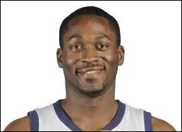 Qui est ce meneur, frre du joueur des Hawks Jannero ?