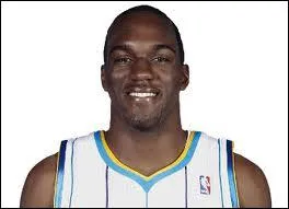 Qui est cet ailier, ancien joueur des Hornets ?