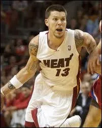 Qui est cet arrire/ailier, lu meilleur sixime homme en 2006, ancien joueur des Memphis Grizzlies et des Florida Gators ?