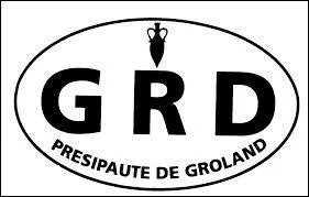 Depuis 20 ans, il use de son humour incisif pour nous donner les infos de Groland.