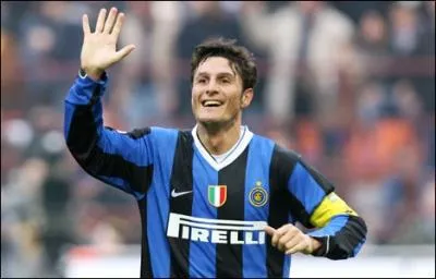 Un vieux de la vieille, recordman de slections avec la slection argentine, recordman de matchs jous avec l'Inter Milan, voici