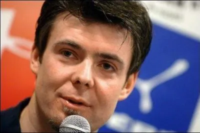 Mdaille d'or de descente aux J. O. de Turin en 2006