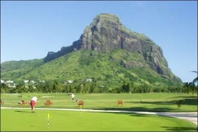 Dans quel sport peut-on entendre le mot birdie ?