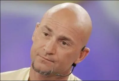 Comment s'appelle cet animateur TV ?