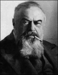 Tristan Bernard a dit : 'Sans les ... , qu'est-ce que deviendrait la police ? '