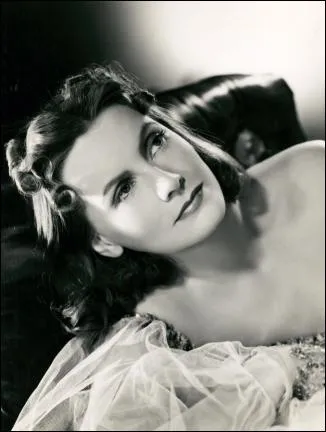 Ce film de 1939, qui est l'avant-dernier de 'la divine' Greta Garbo, lui offre aussi le seul et unique rle comique de sa carrire. Quel est le titre de ce film ? (c'est aussi le surnom qu'elle porte)