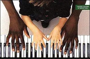 En 1990, la nouvelle campagne joue sur un thème à travers une série d'affiches. Quel est ce thème ?