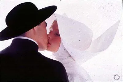 Cette affiche de 1992 de Toscani jouait de nouveau sur une dualité, elle nous offrait plusieurs interprétations possibles. Mais qu'est-il arrivé aux annonceurs ?