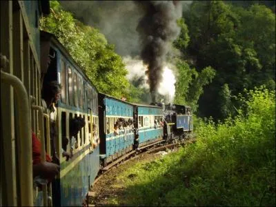 Quel est le trajet effectu par le premier train  vapeur franais ?