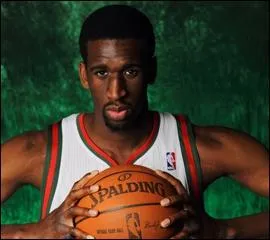 Qui est cet ailier/pivot, 6me de la draft 2010 et ancien joueur des Golden State Warriors ?