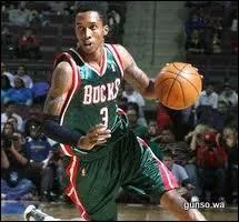 Qui est le meneur titulaire des Bucks, 10me de la draft 2009 ?