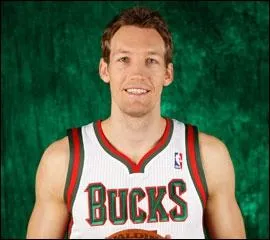 Qui est cet arrire/ailier, champion NCAA avec les Blue Devils de Duke en 2001, 3me de la draft 2002 et ancien joueur des Warriors et des Pacers ?