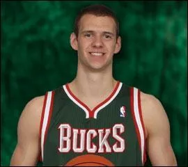 Qui est cet ailier rookie des Milwaukee Bucks ?