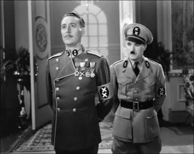 Charlie Chaplin et Paulette Goddard...