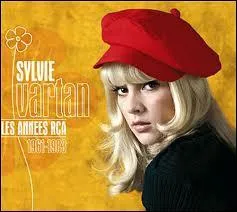 Quels vtements taient mis en chanson par Sylvie Vartan dans 'Comme un garon' ?
