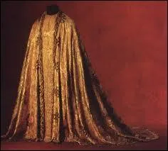 Qui a crit 'le manteau imprial' ?