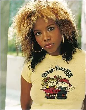 D'un pre jamaicain et d'une mre sino-portoricaine, elle est l'ancienne pouse de Nas.