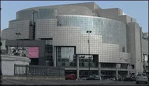 L'opéra Bastille se trouve dans le :