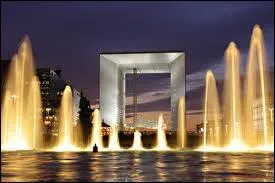 L'Arche de la Défense se trouve dans le :